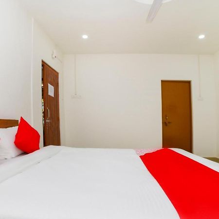 Oyo 40893 Hotel Lotus Γουβαχάτι Εξωτερικό φωτογραφία