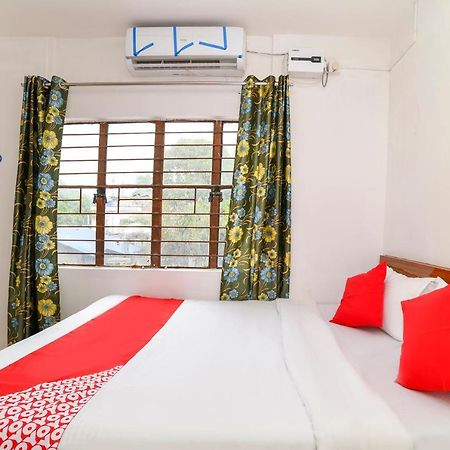 Oyo 40893 Hotel Lotus Γουβαχάτι Εξωτερικό φωτογραφία