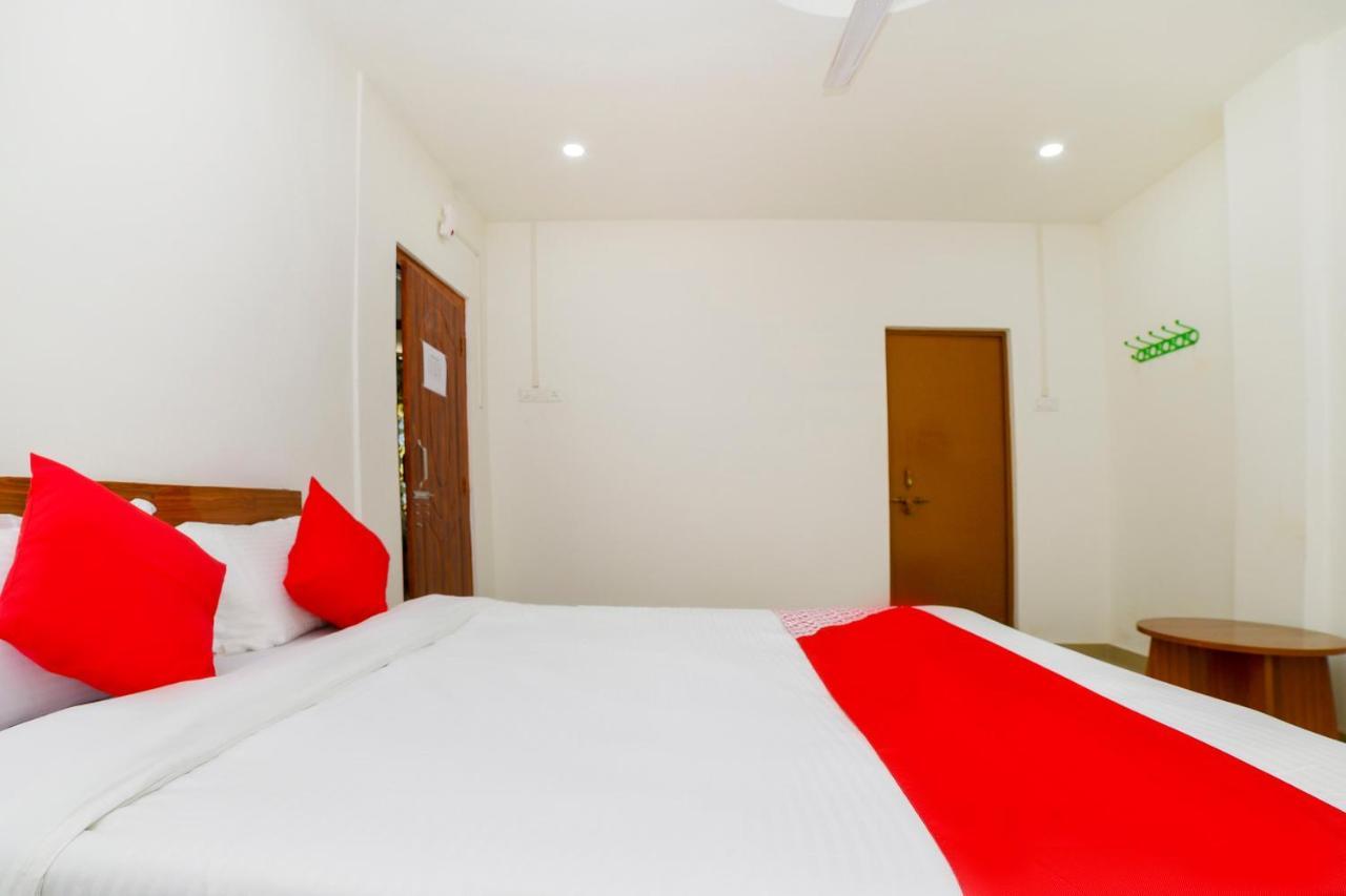 Oyo 40893 Hotel Lotus Γουβαχάτι Εξωτερικό φωτογραφία
