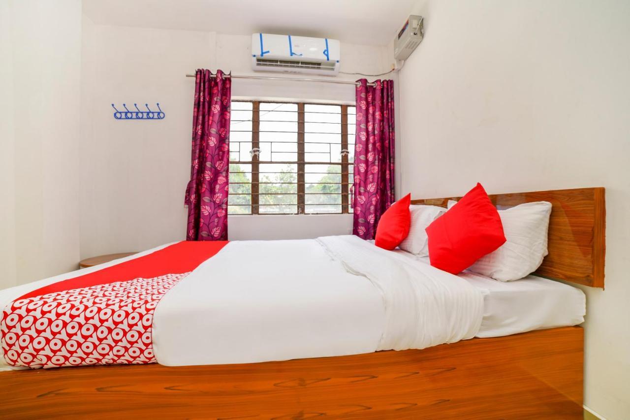 Oyo 40893 Hotel Lotus Γουβαχάτι Εξωτερικό φωτογραφία