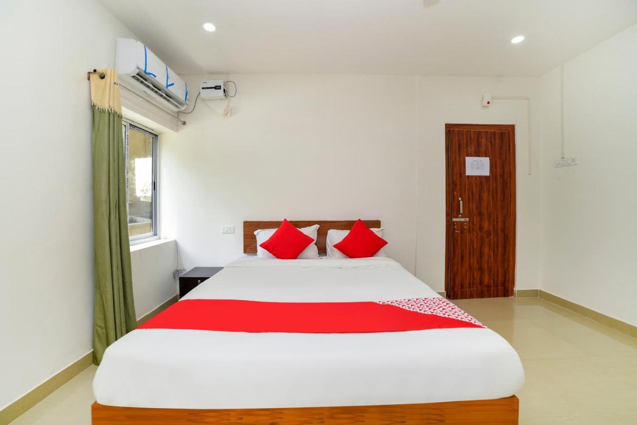 Oyo 40893 Hotel Lotus Γουβαχάτι Εξωτερικό φωτογραφία