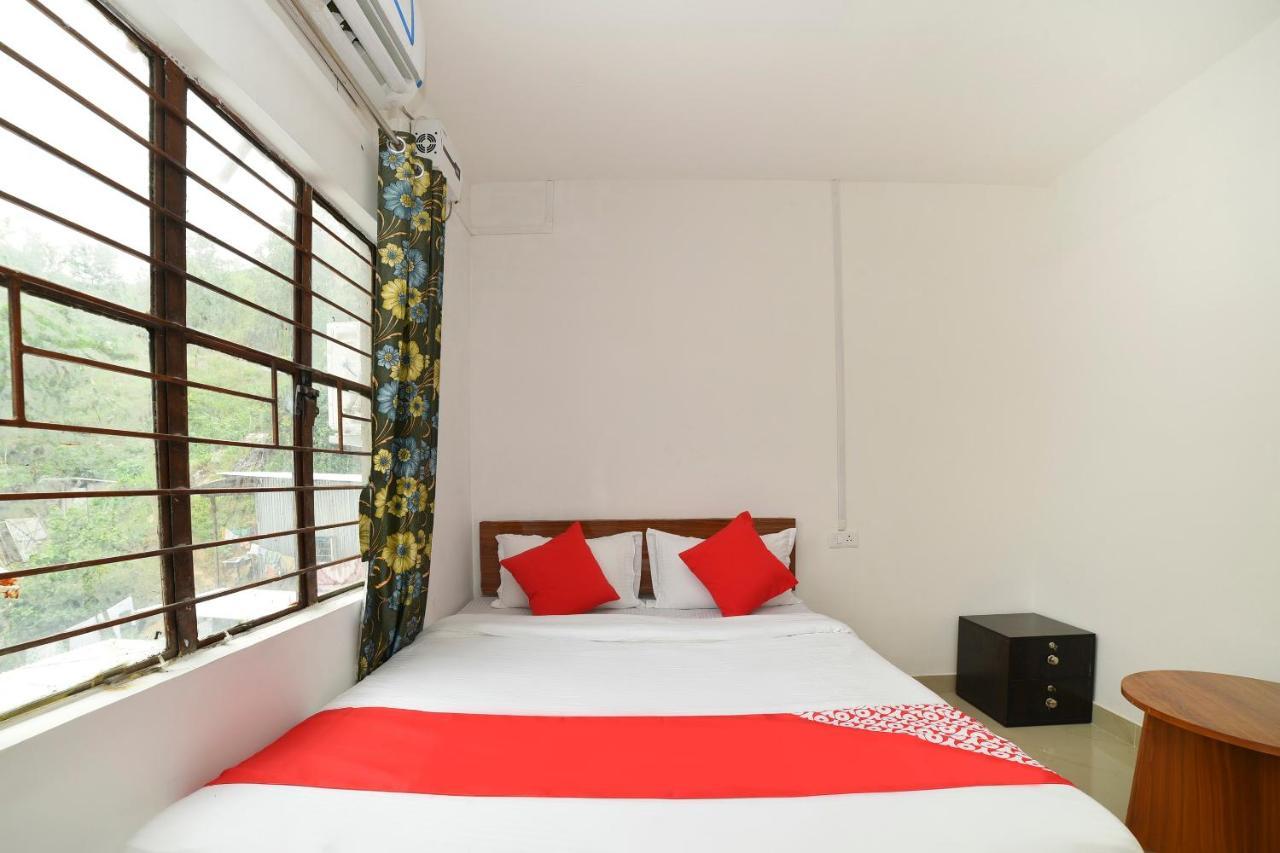 Oyo 40893 Hotel Lotus Γουβαχάτι Εξωτερικό φωτογραφία
