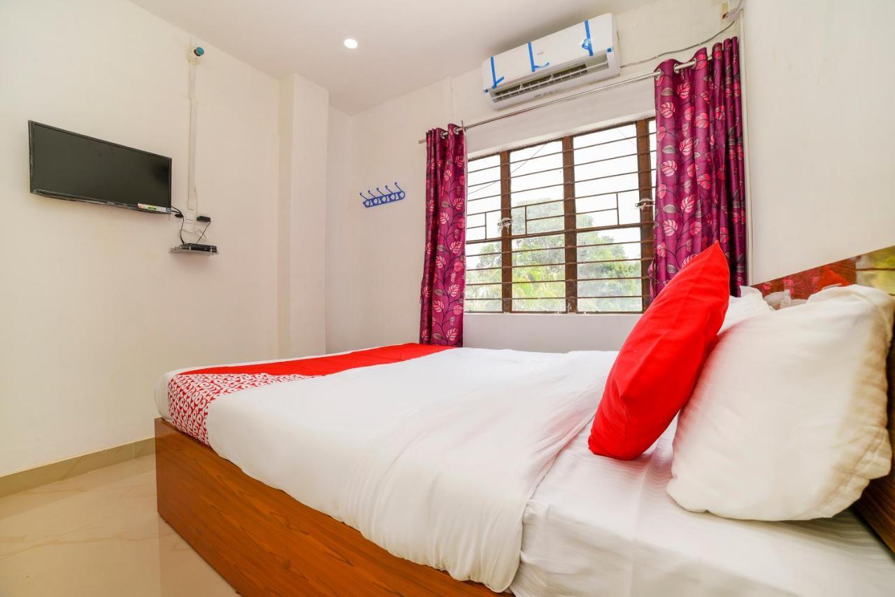 Oyo 40893 Hotel Lotus Γουβαχάτι Εξωτερικό φωτογραφία