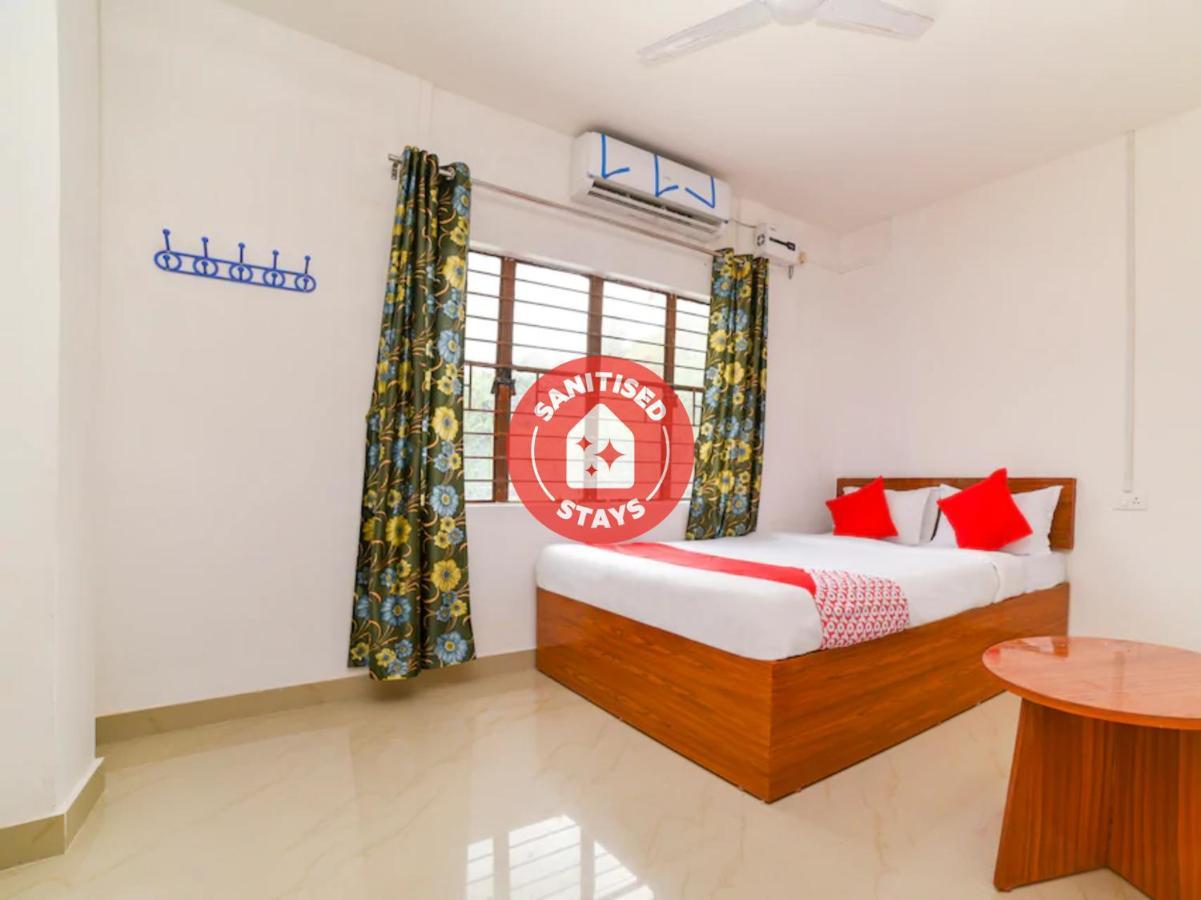 Oyo 40893 Hotel Lotus Γουβαχάτι Εξωτερικό φωτογραφία