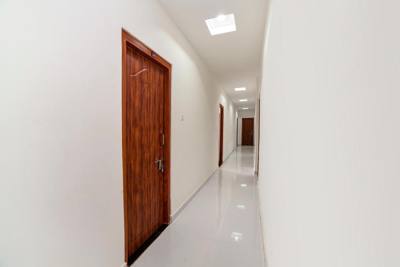 Oyo 40893 Hotel Lotus Γουβαχάτι Εξωτερικό φωτογραφία