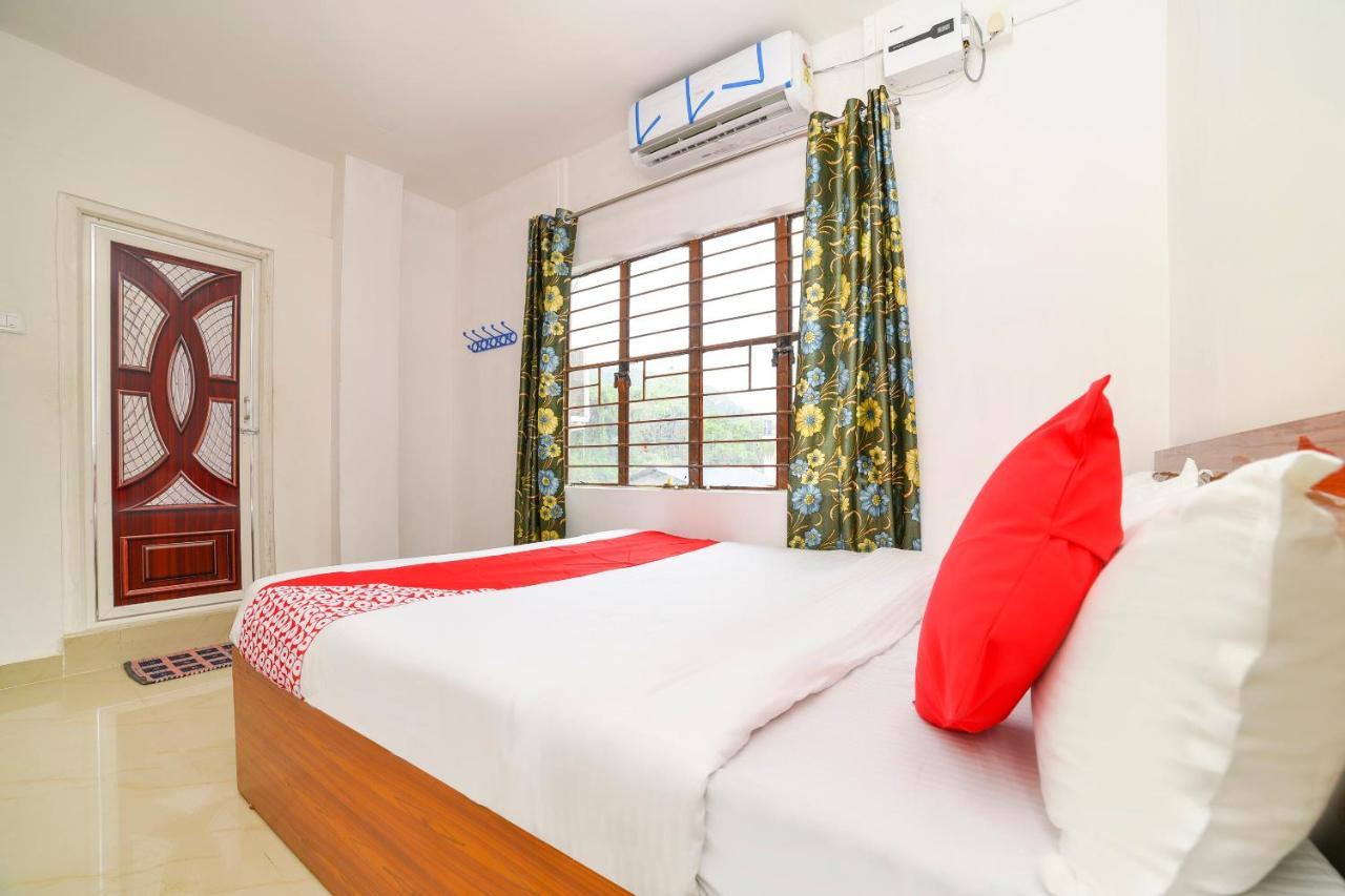 Oyo 40893 Hotel Lotus Γουβαχάτι Εξωτερικό φωτογραφία