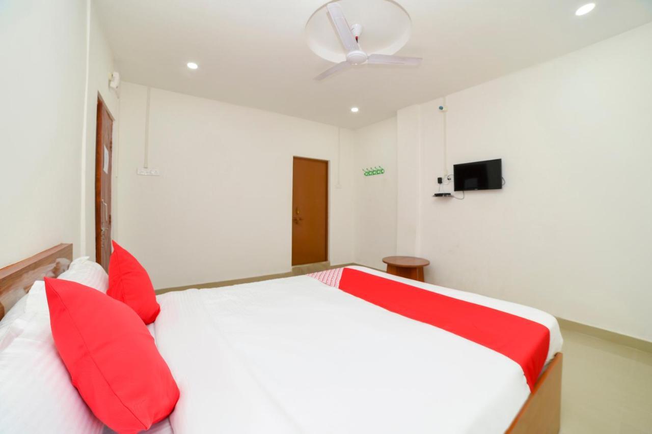 Oyo 40893 Hotel Lotus Γουβαχάτι Εξωτερικό φωτογραφία