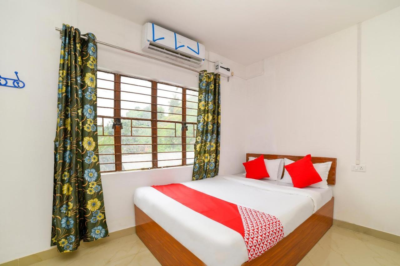 Oyo 40893 Hotel Lotus Γουβαχάτι Εξωτερικό φωτογραφία