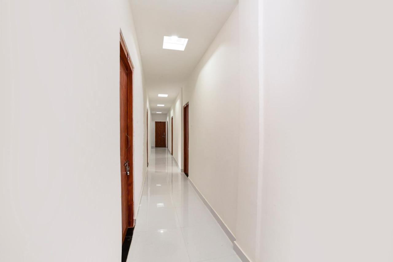 Oyo 40893 Hotel Lotus Γουβαχάτι Εξωτερικό φωτογραφία