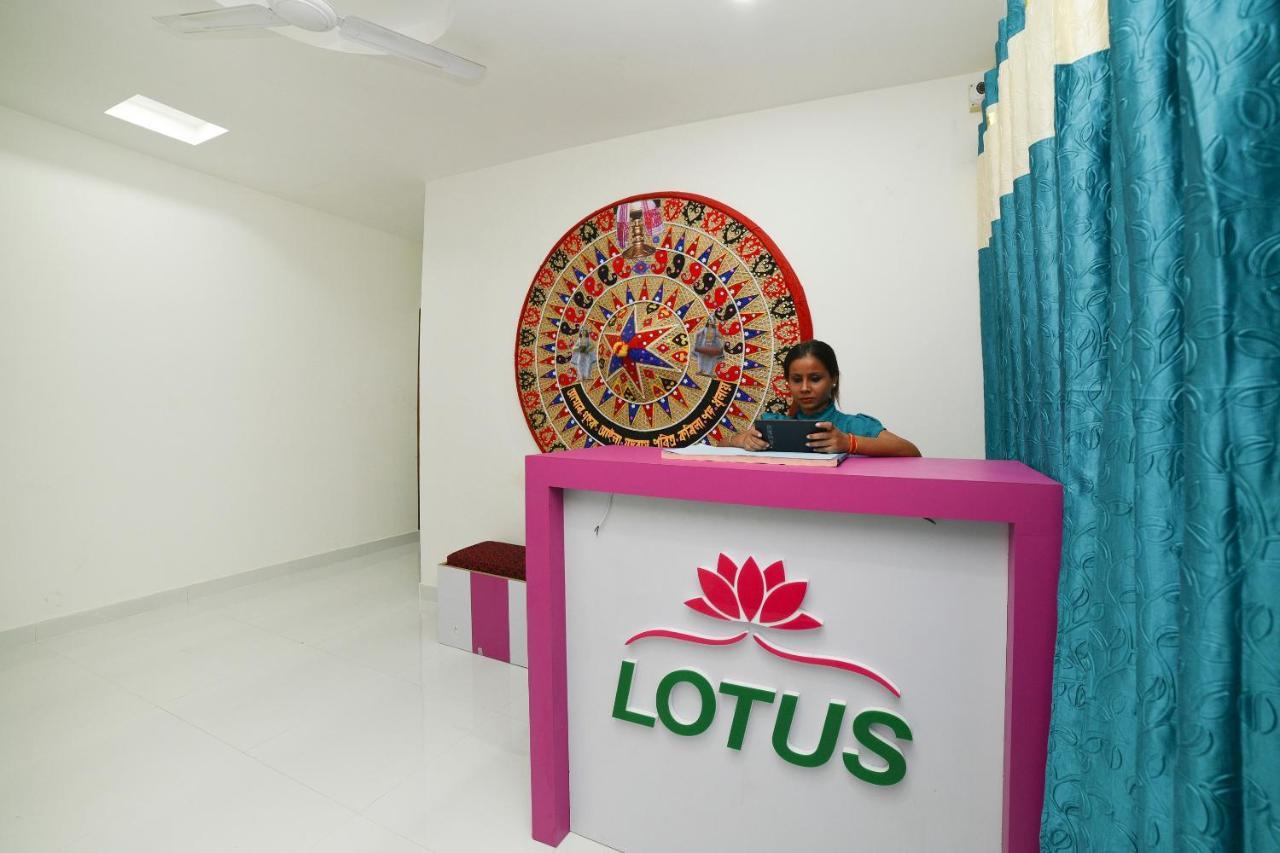 Oyo 40893 Hotel Lotus Γουβαχάτι Εξωτερικό φωτογραφία